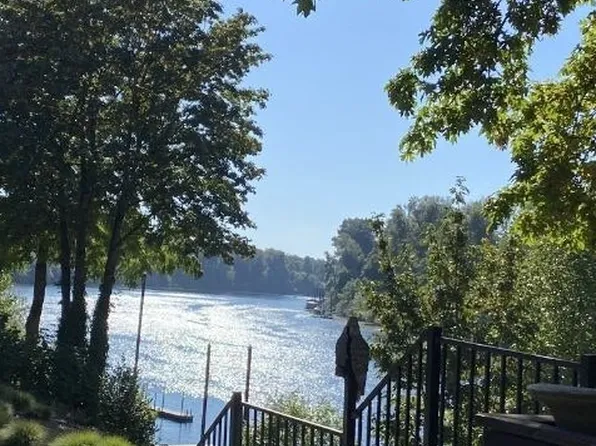 430 NW River Park Pl, Canby, OR 97013