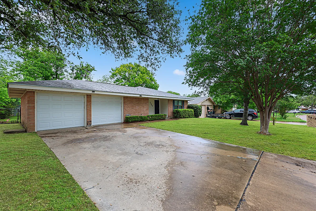 Building Photo - 3809 Lancelot Ln