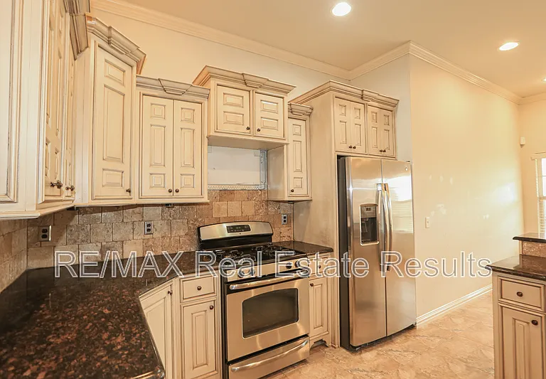 3607 SW Birchton Ave — Photo 14