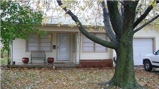 1st image of 2415 W Lydia Ave
