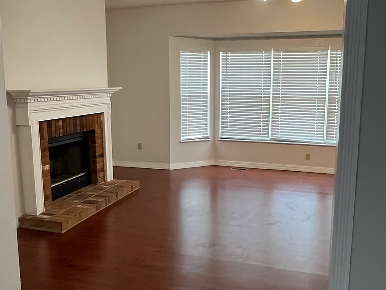1862 Summitview Dr — Photo 15
