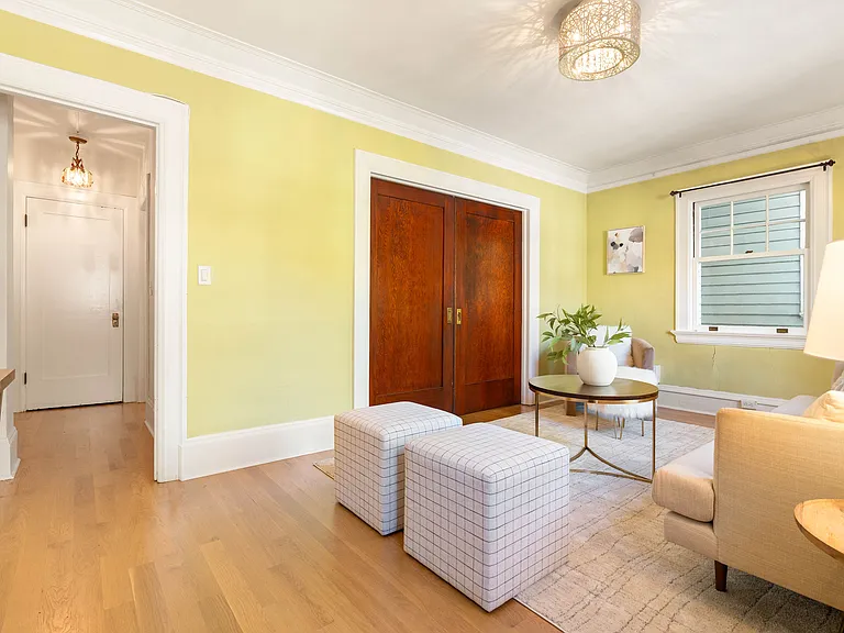 118 NW King Ave #21 — Photo 3