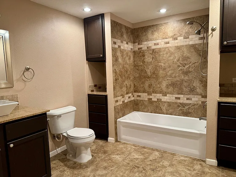 18410 Charity Dr — Photo 17