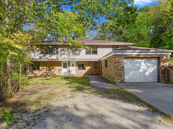 1316 N Paradise Dr, Metamora, IL 61548