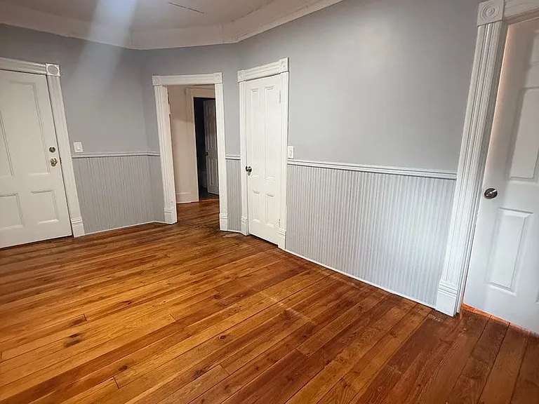 22 Benkard Ave. — Photo 3