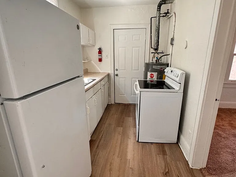 214 Fremont Ave — Photo 7