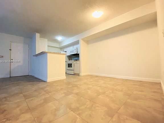 4th image of 655 SW 111th Way