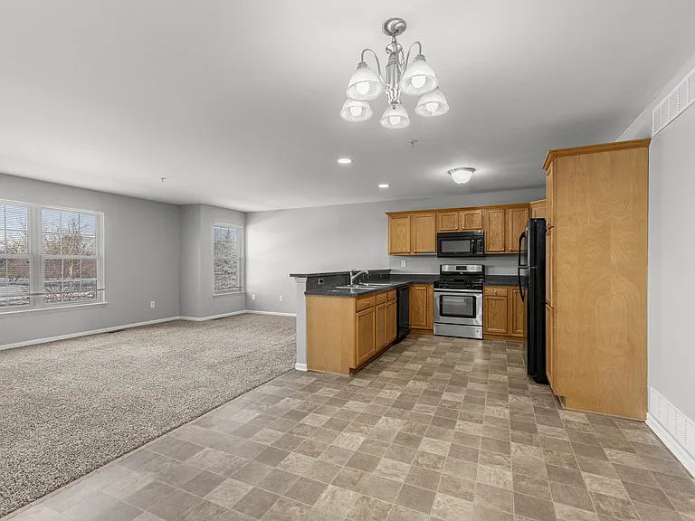 13165 Turnberry Ct — Photo 3