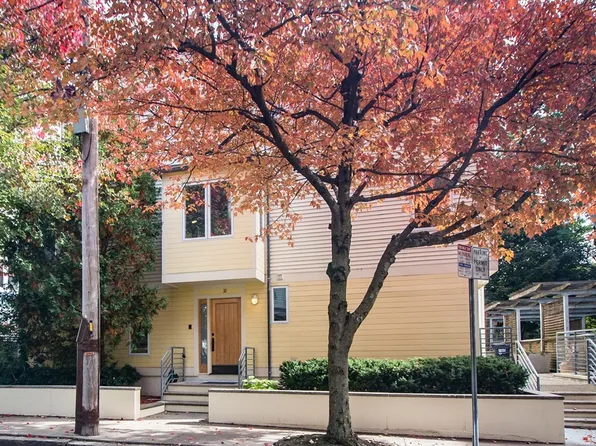 32 Regent St, Cambridge, MA 02140