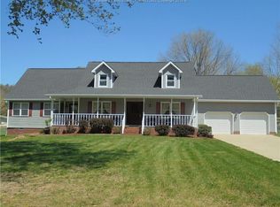 109 Hodges Branch Rd, Hurricane, WV 25526