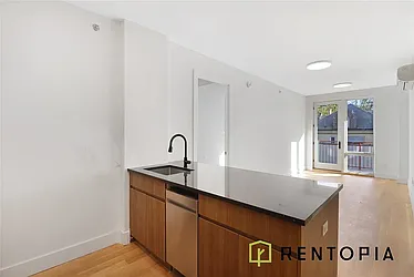 209 North 11th Street, #2I