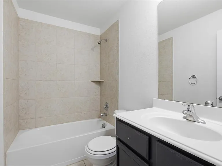 230 Silverleaf Dr — Photo 18