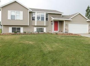 10455 Country Aire Dr NE, Rockford, MI 49341