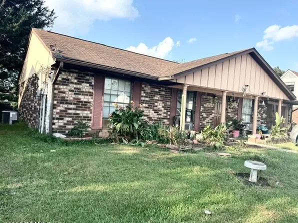 317 Toulouse Dr, Lafayette, LA 70506