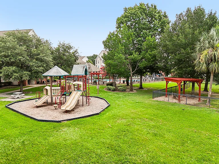 Kingwood Glen — Photo 37