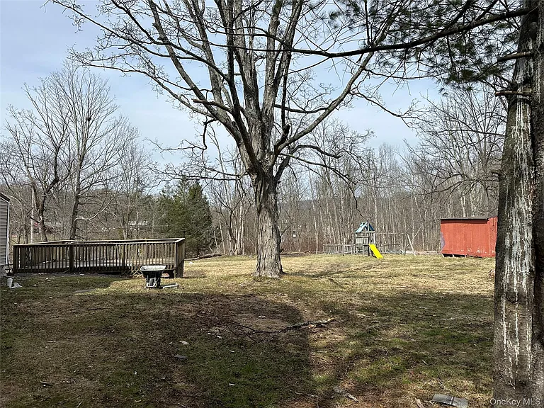 1445 Burlingham Rd — Photo 35