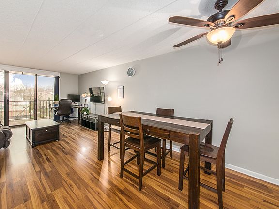 2nd image of 75 Kristin Cir APT 520