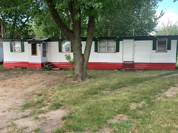 205 N Washington St, Tampico, IL 61283