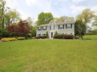 28 Rondack Rd, Middletown, NY 10941