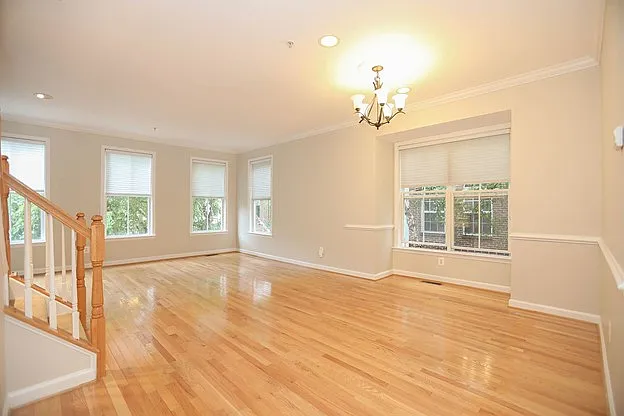 722 Capitol Square Pl SW — Photo 5