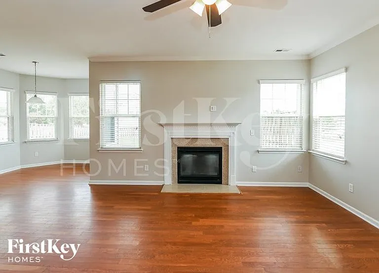 4637 Triumph Dr SW — Photo 5