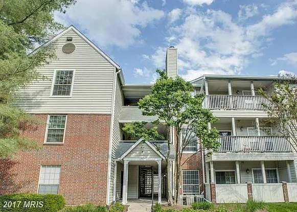 Photo 1 of 26 - 3920 Penderview Dr #323 - Fairfax, VA Primary Photo - 3920 Penderview Dr #323