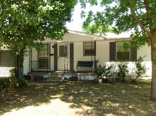 1205 N Ash St, Ponca City, OK 74601