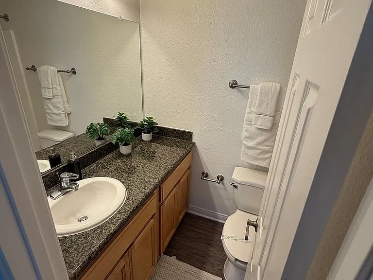 Park Plaza Apartments — Photo 101