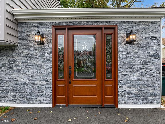 4th image of 9 Cynwyd Dr