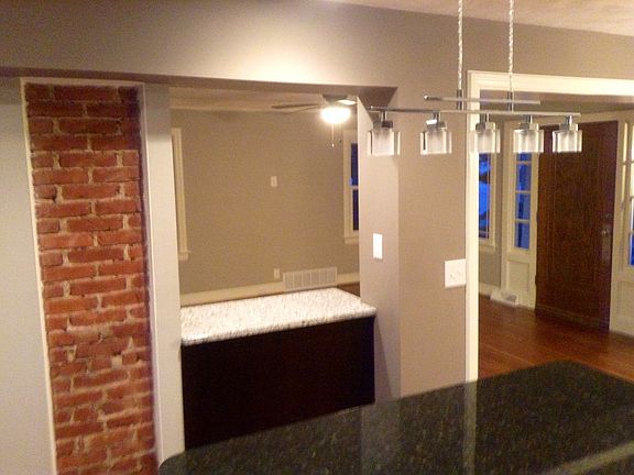 4th image of 2044 Morrison Ave