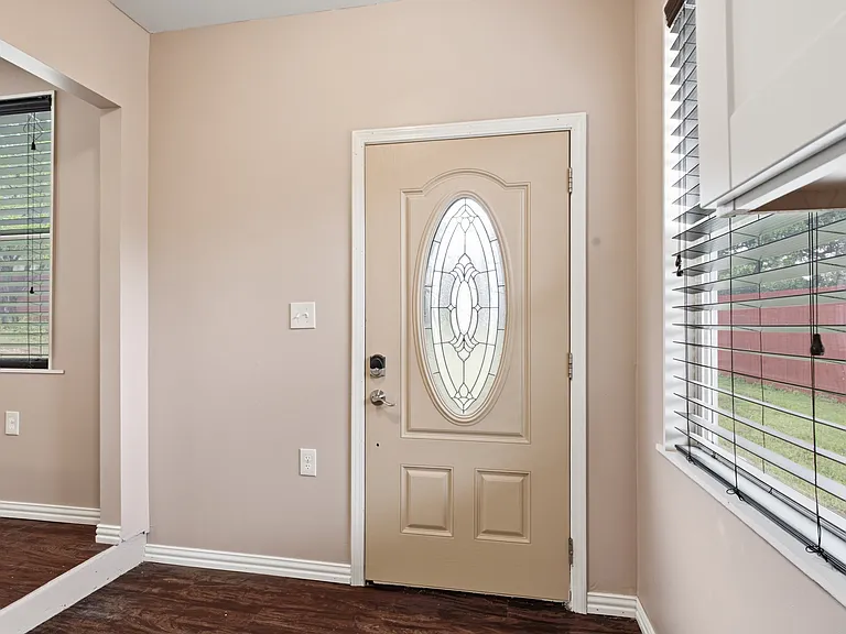 7606 Williamson Creek Dr — Photo 12