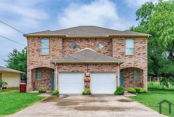 3 bed, 1350 sqft, $1,499 — Photo 1
