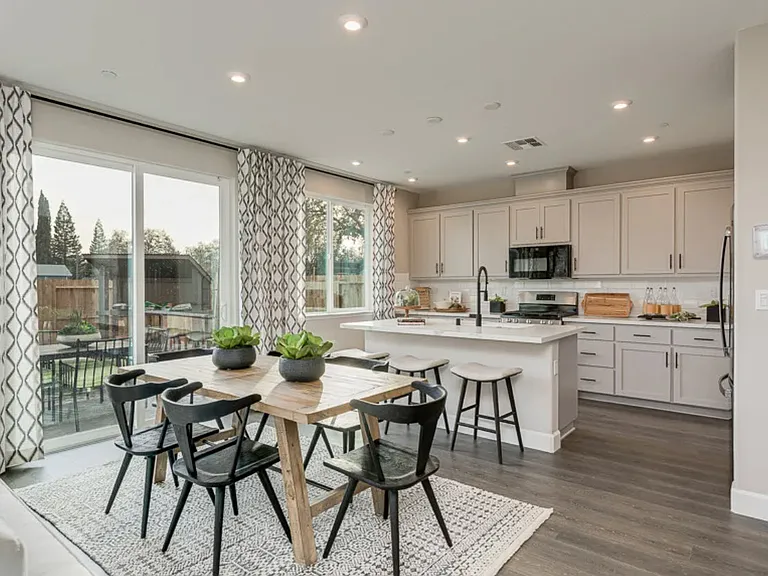 945 Fruit Stand Cir — Photo 12