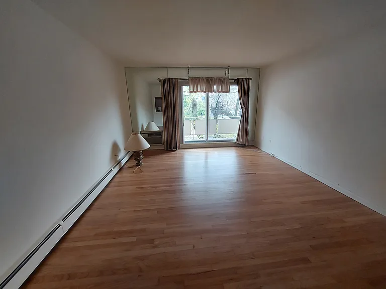 530 W Barry Ave #4F — Photo 3