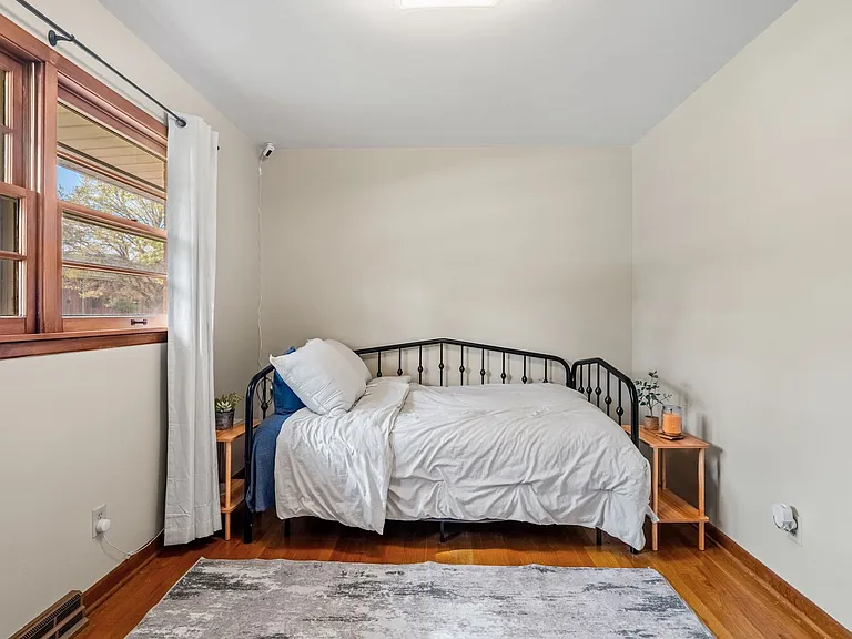1416 University Dr — Photo 16