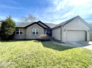 8414 Plum Valley Dr, Sellersburg, IN