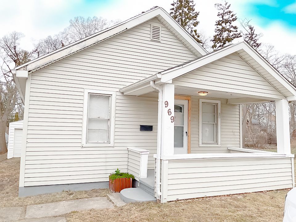 1st image of 969 Bradley Ave