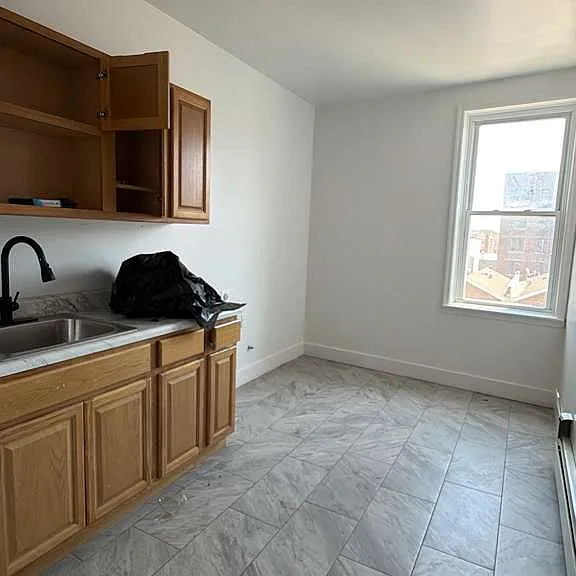 2083 Union St #4 — Photo 1