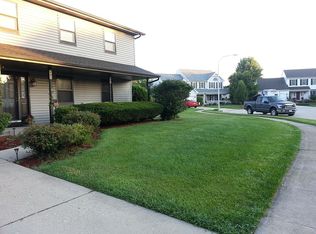 694 Shenandoah Trl, Elgin, IL 60123