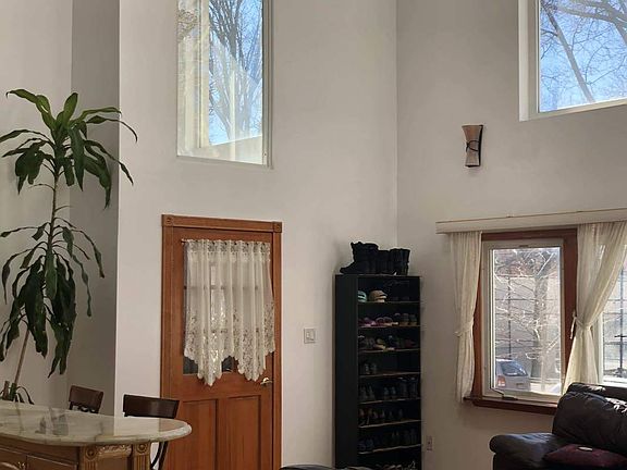 4th image of 6537 Dieterle Cres