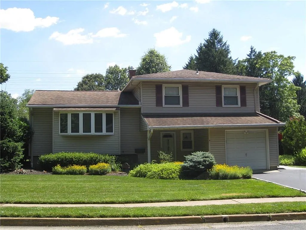 4 Connor Ave photo 1