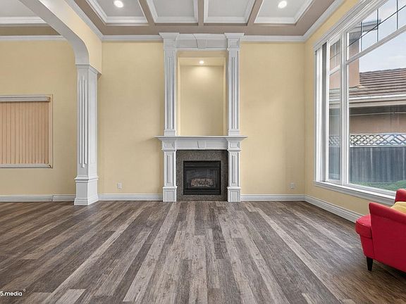 4th image of 10099 Ruskin Rd