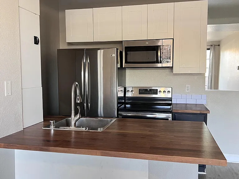 5122 S Jones Blvd #108 — Photo 33
