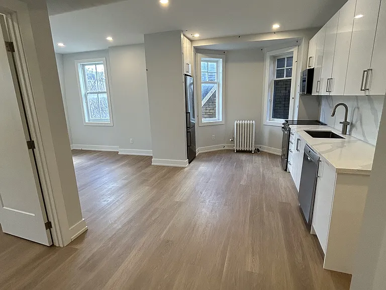 592 Church St #10 — Photo 21