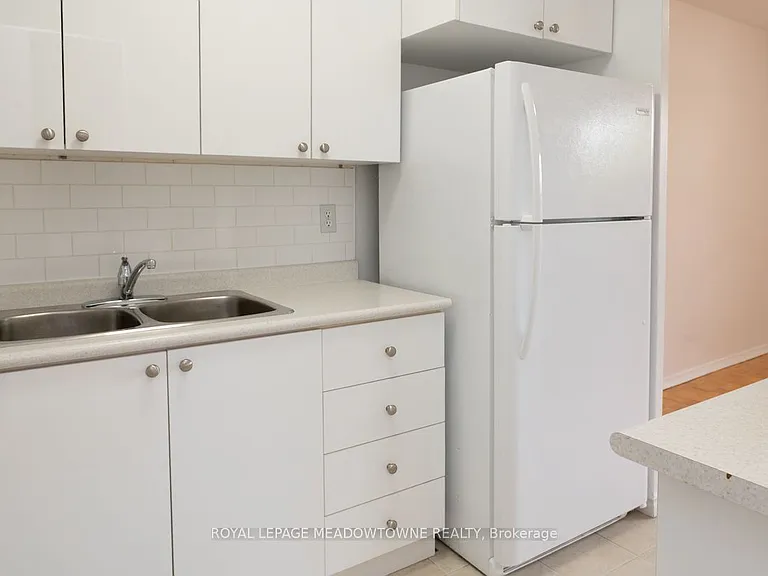 1017 Seneca Ave #408 — Photo 12