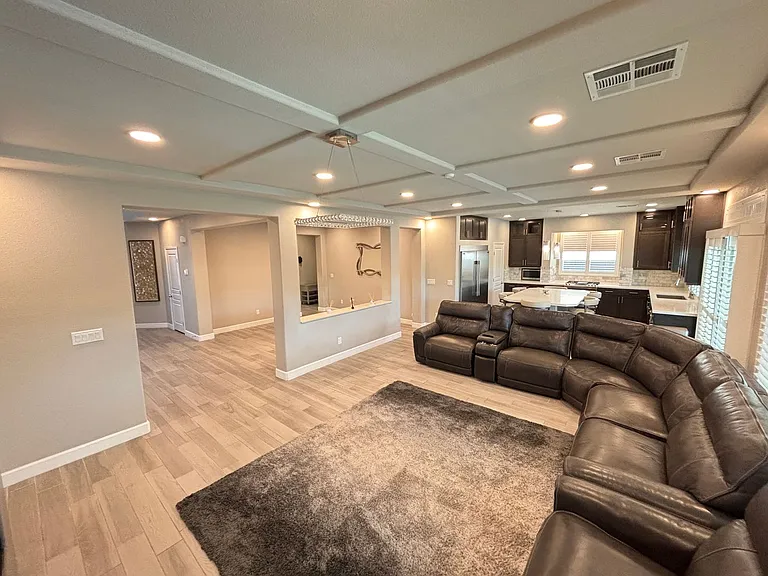 11194 Formosa Springs Ct — Photo 8
