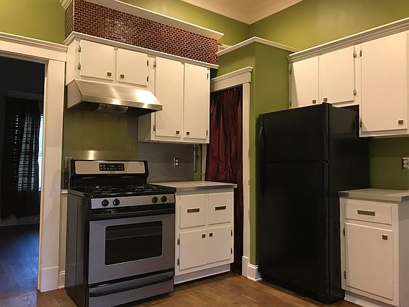 5th image of 3007 Longmeadow Dr