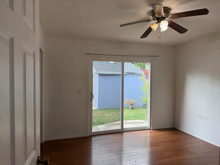 9750 Saint George St — Photo 11