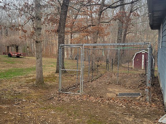 4th image of 71 Fox Den Ln