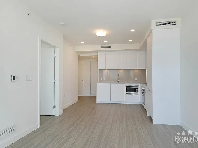 13675 107a Ave #1507 — Photo 5